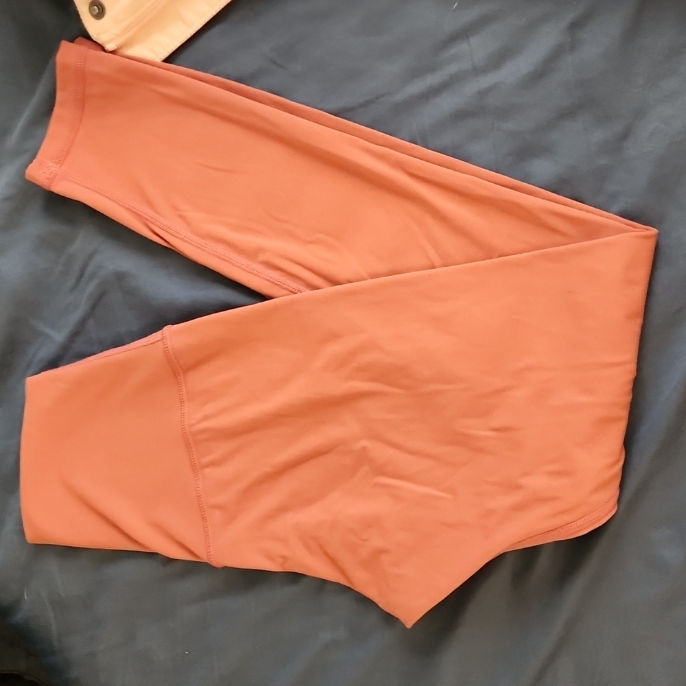 Born primitive burnt sienna leggings size small